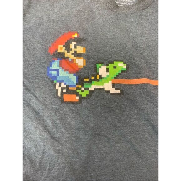 Super Mario World Preowned T-shirt - Picture 3 of 6